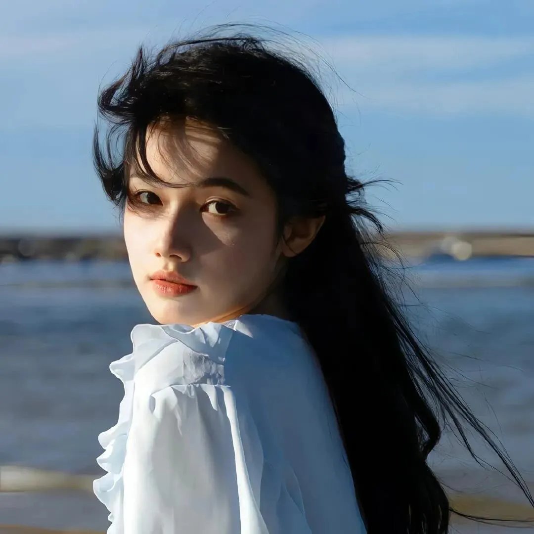 黑衣女孩封面